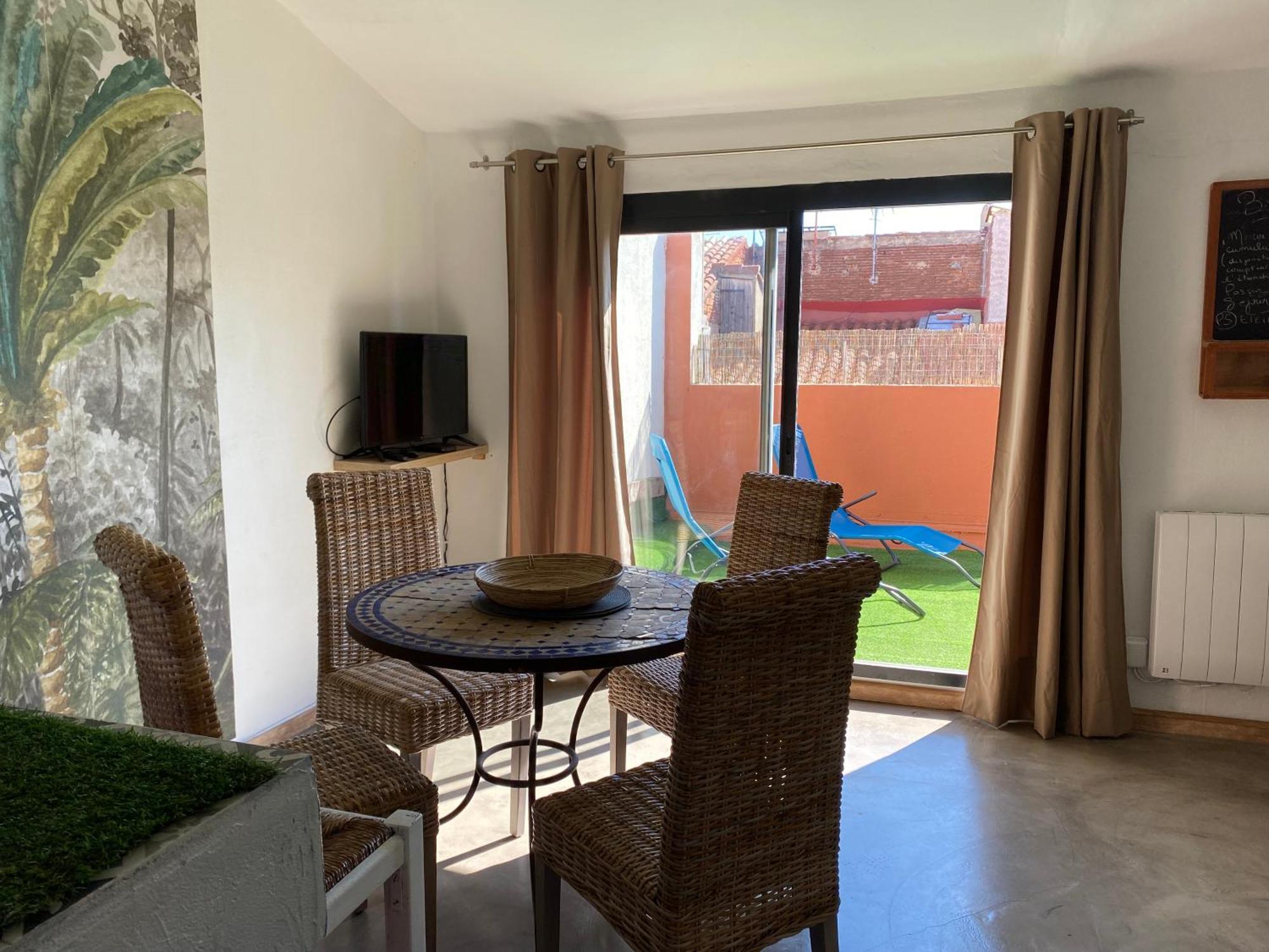 Joli T2 Avec Grande Terrasse Centre Perpignan